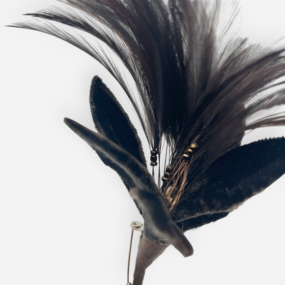 Vintage Black Velvet Feather Boutonniere Brooch Pin Flower Floral Bronze Stems - Picture 3 of 5